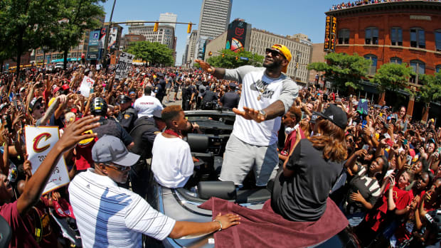 lebron-james-free-ice-cream.jpg